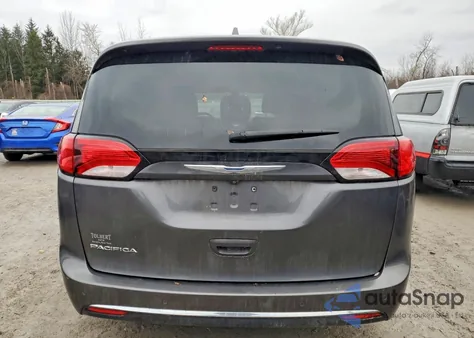 2017 Chrysler Pacifica Touring L z USA, uszkodzony, nr VIN 2C4RC1BG2HR667622